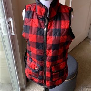 Puffy vest, size small